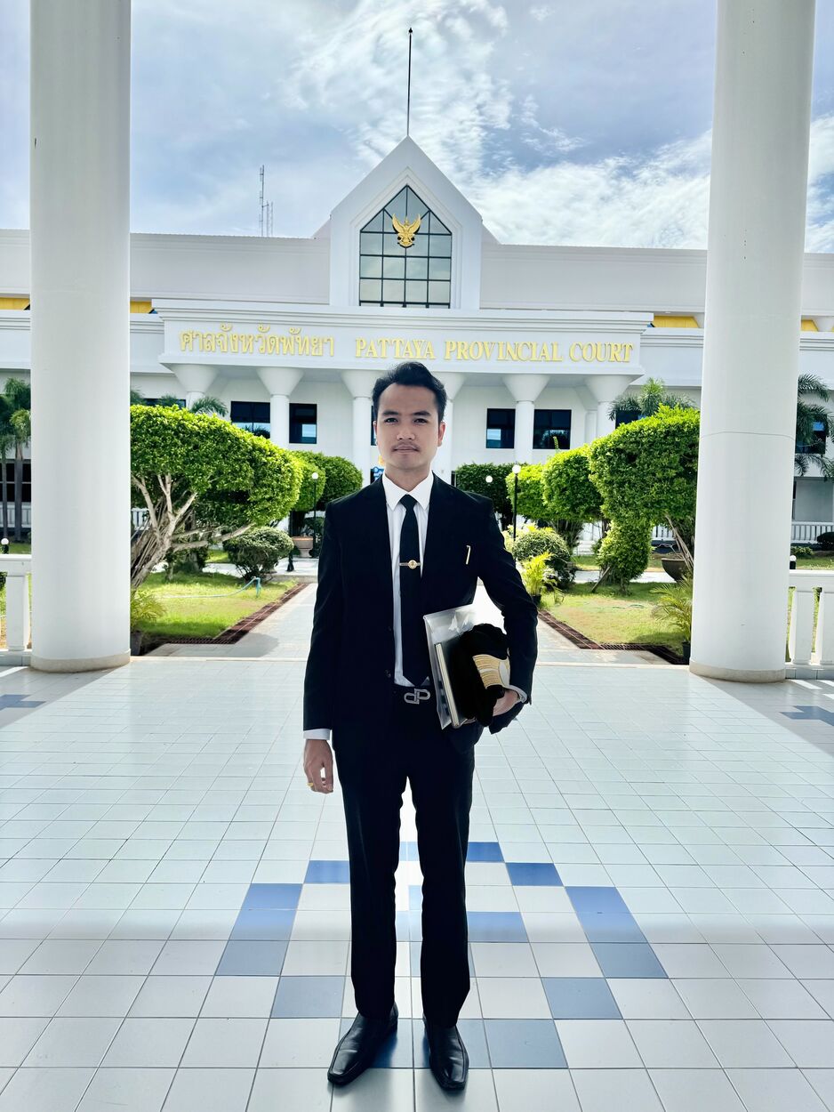 ยื่นเอกสารหลักฐานต่อศาล